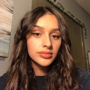 Meet your Posher, Gabriela